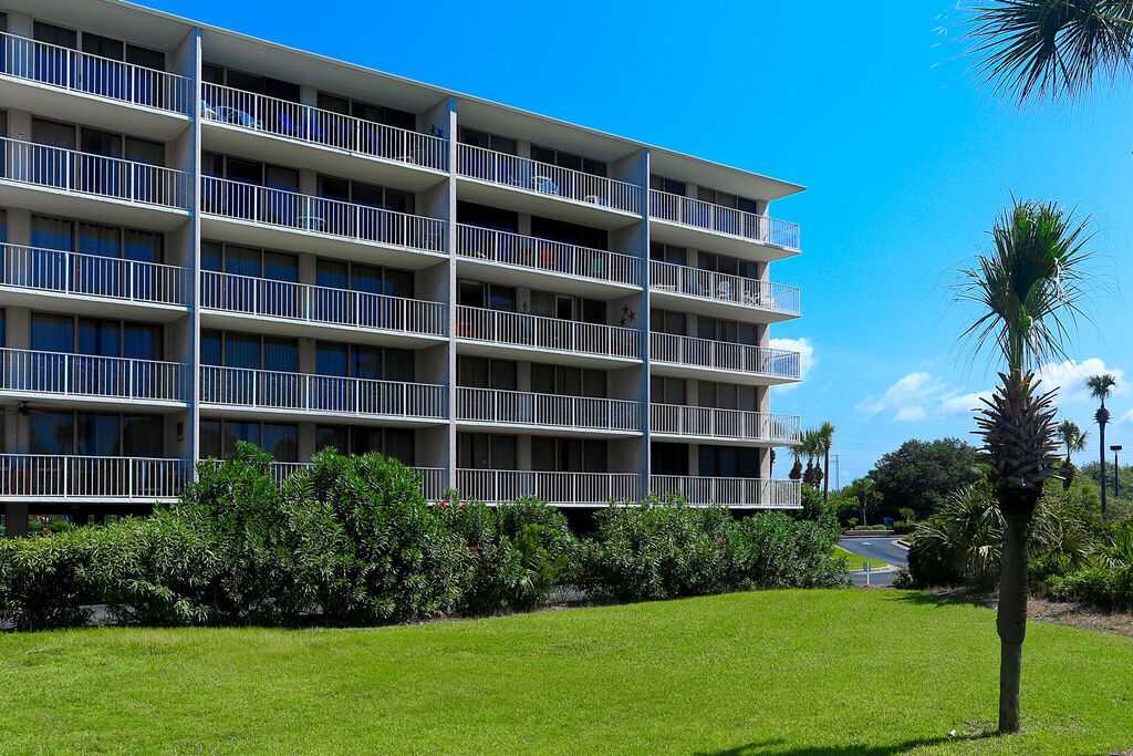 2 Condominium vacation rental located in Panama City Beach 1