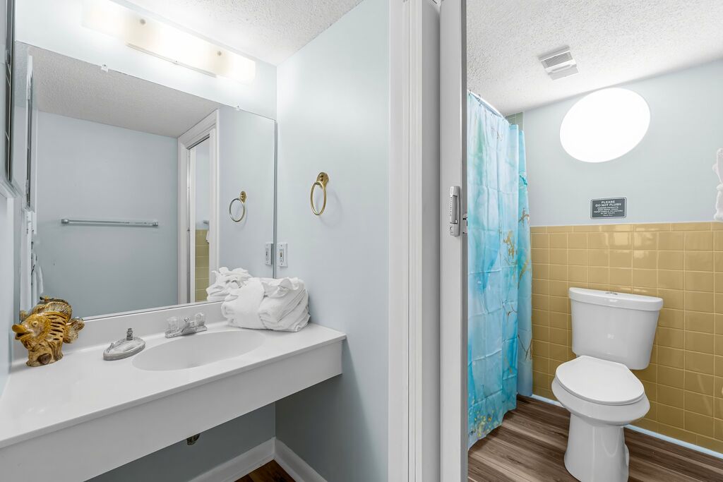 3 Condominium vacation rental located in Panama City Beach 1