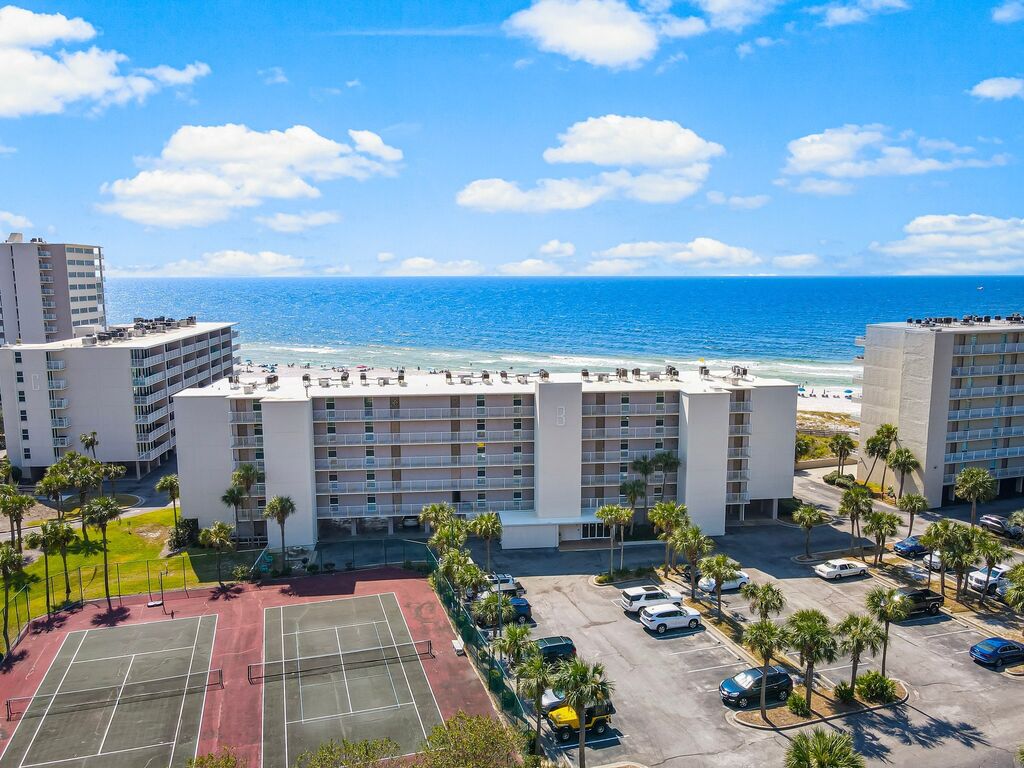 2 Condominium vacation rental located in Panama City Beach 1