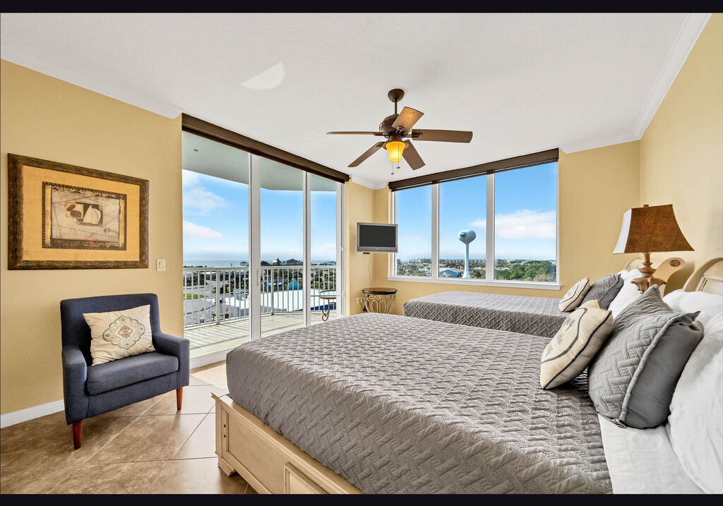 3 Condominium vacation rental located in Okaloosa Island 1