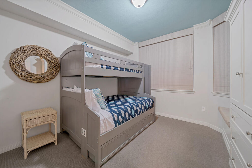 3 Condominium vacation rental located in Okaloosa Island 1