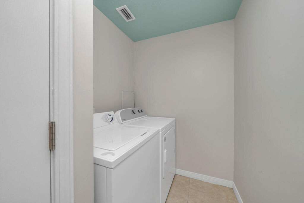 3 Condominium vacation rental located in Okaloosa Island 1