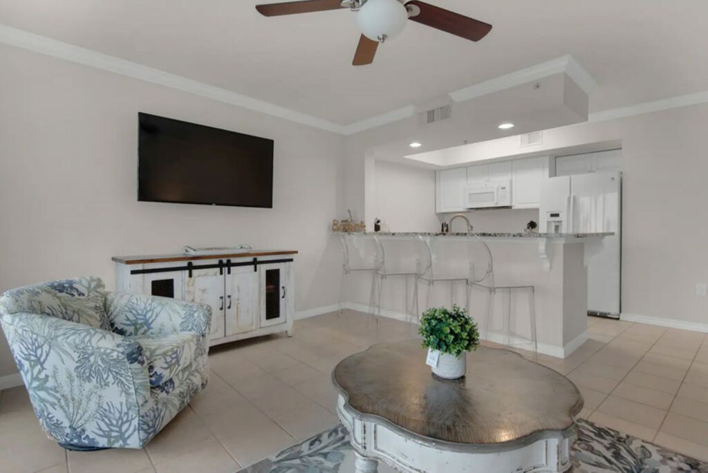 2 Condominium vacation rental located in Okaloosa Island 1