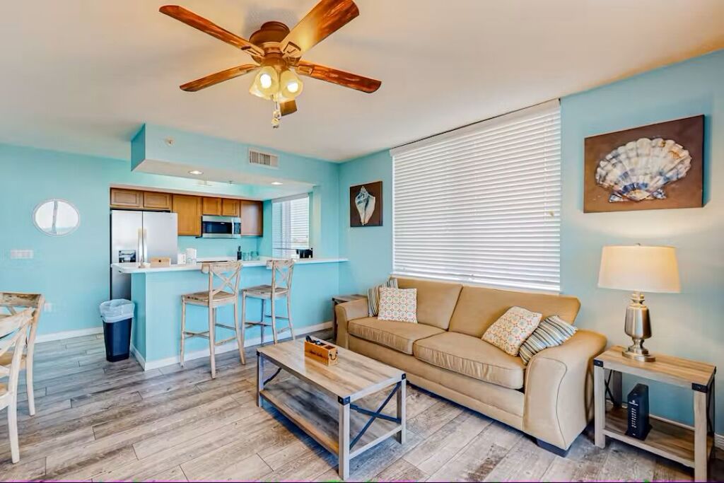 2 Condominium vacation rental located in Okaloosa Island 1