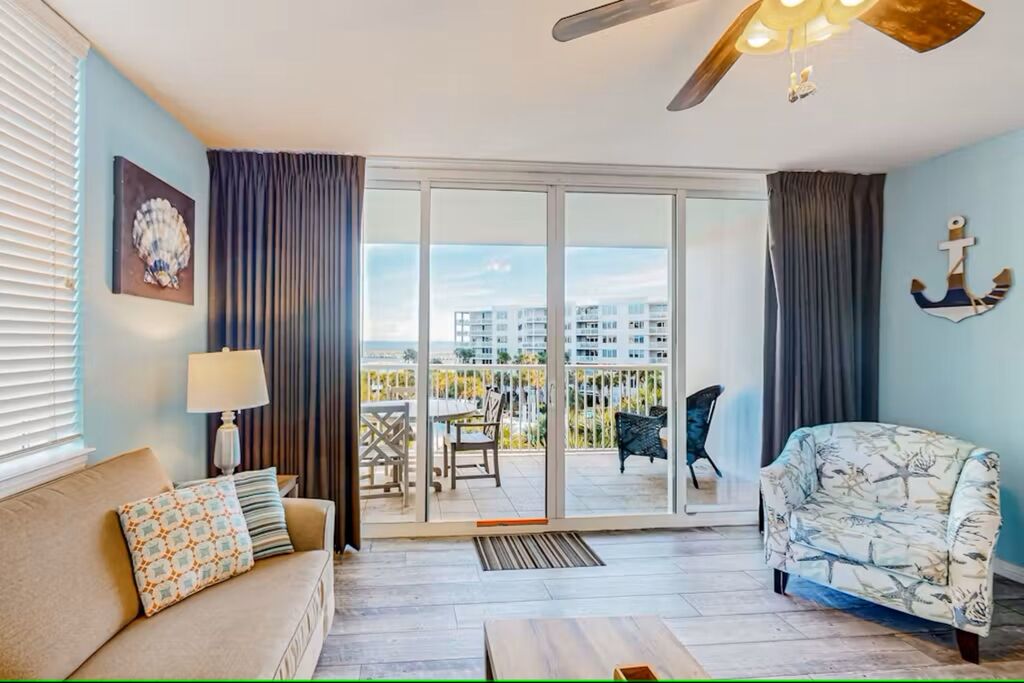 2 Condominium vacation rental located in Okaloosa Island 1