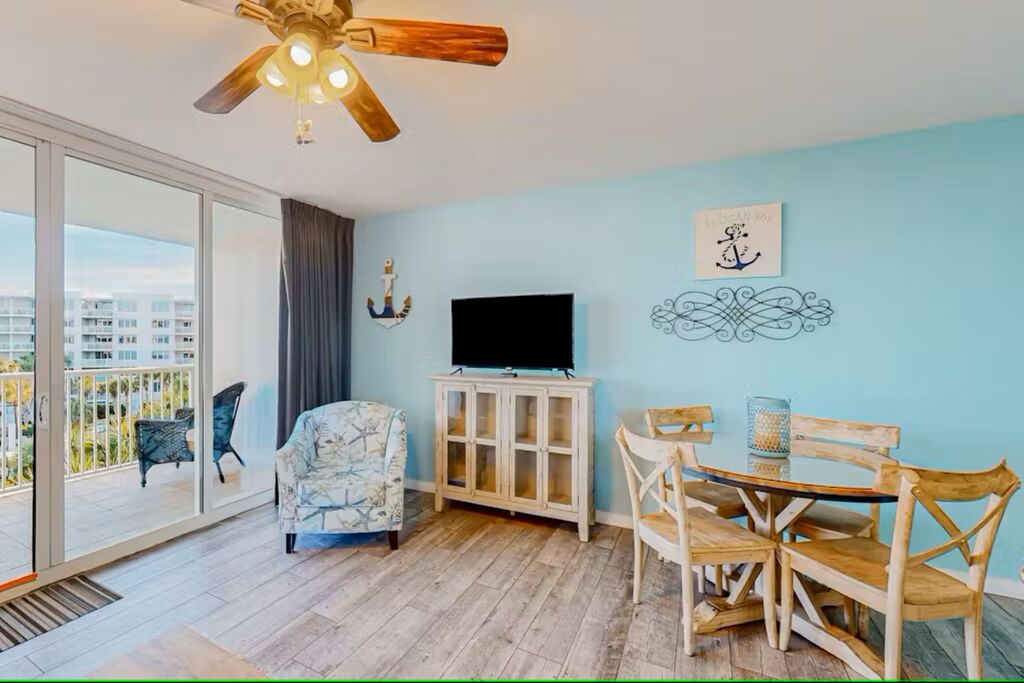 2 Condominium vacation rental located in Okaloosa Island 1