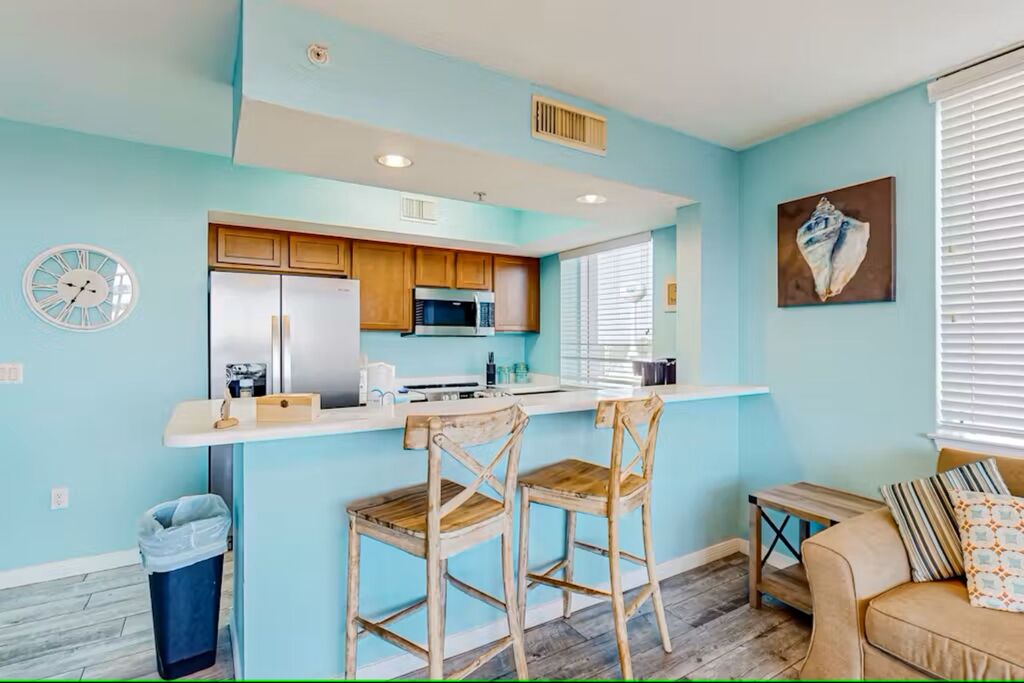 2 Condominium vacation rental located in Okaloosa Island 1