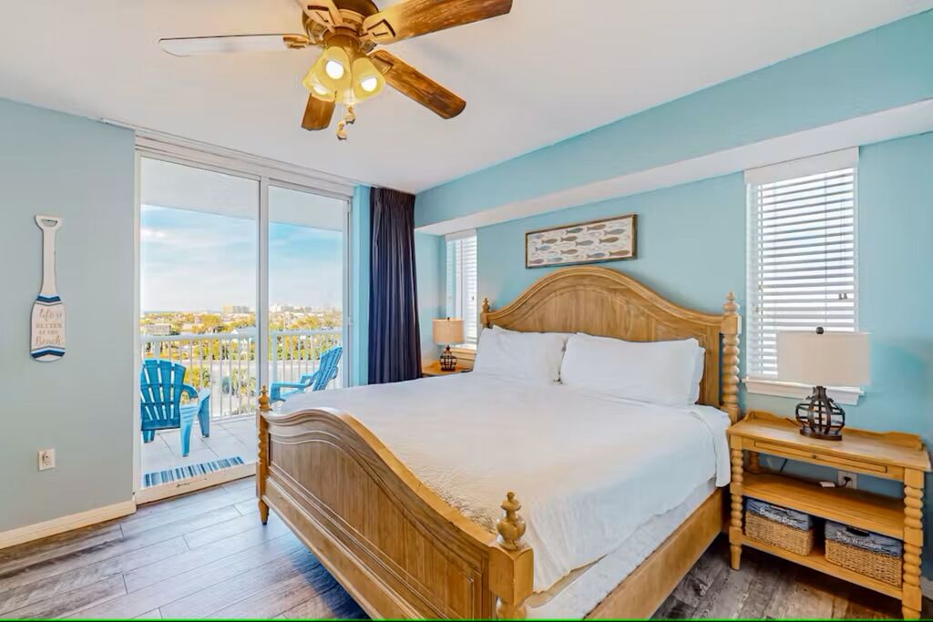 2 Condominium vacation rental located in Okaloosa Island 1