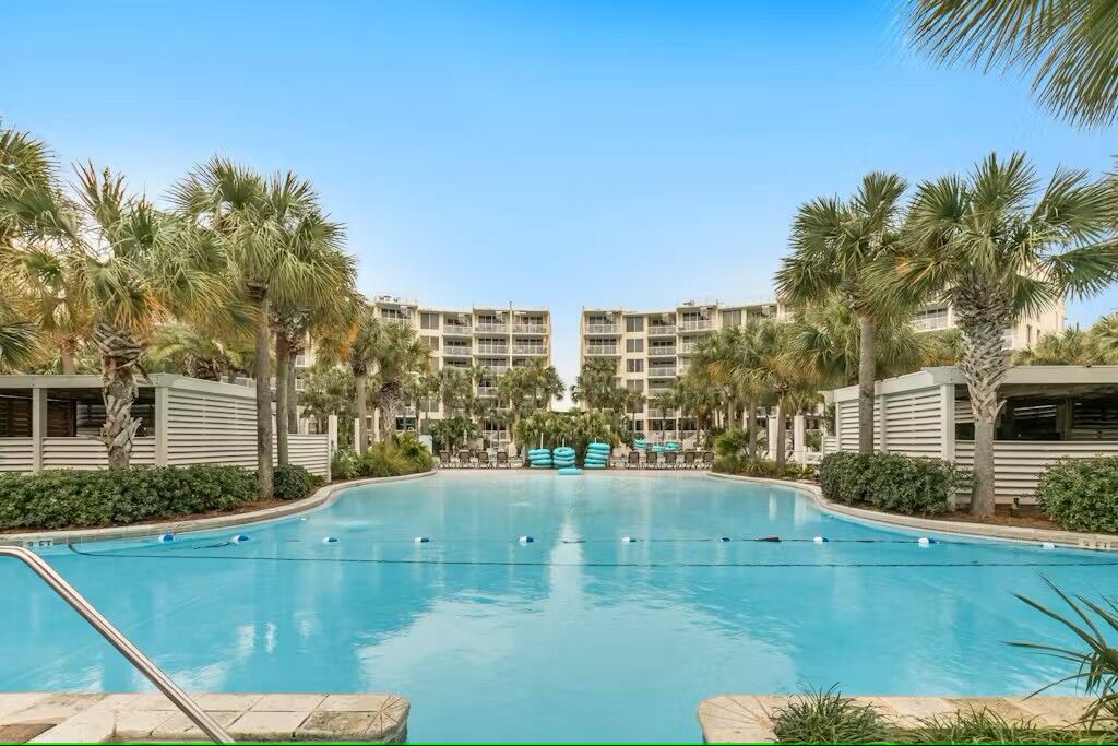 2 Condominium vacation rental located in Okaloosa Island 1