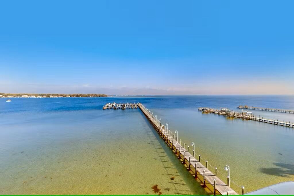 2 Condominium vacation rental located in Okaloosa Island 1