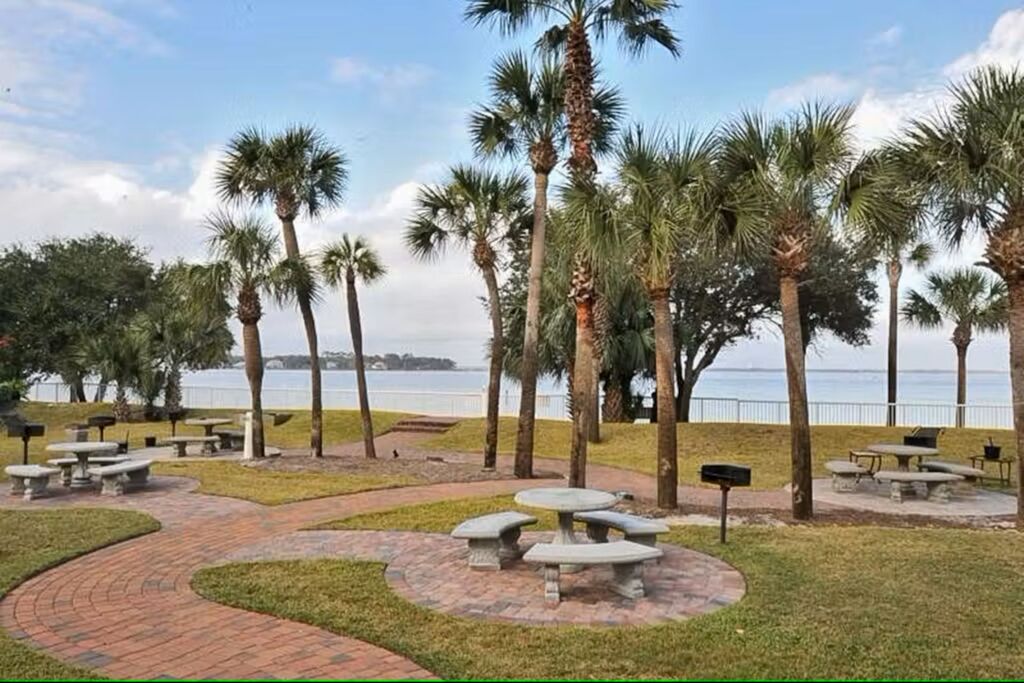 2 Condominium vacation rental located in Okaloosa Island 1