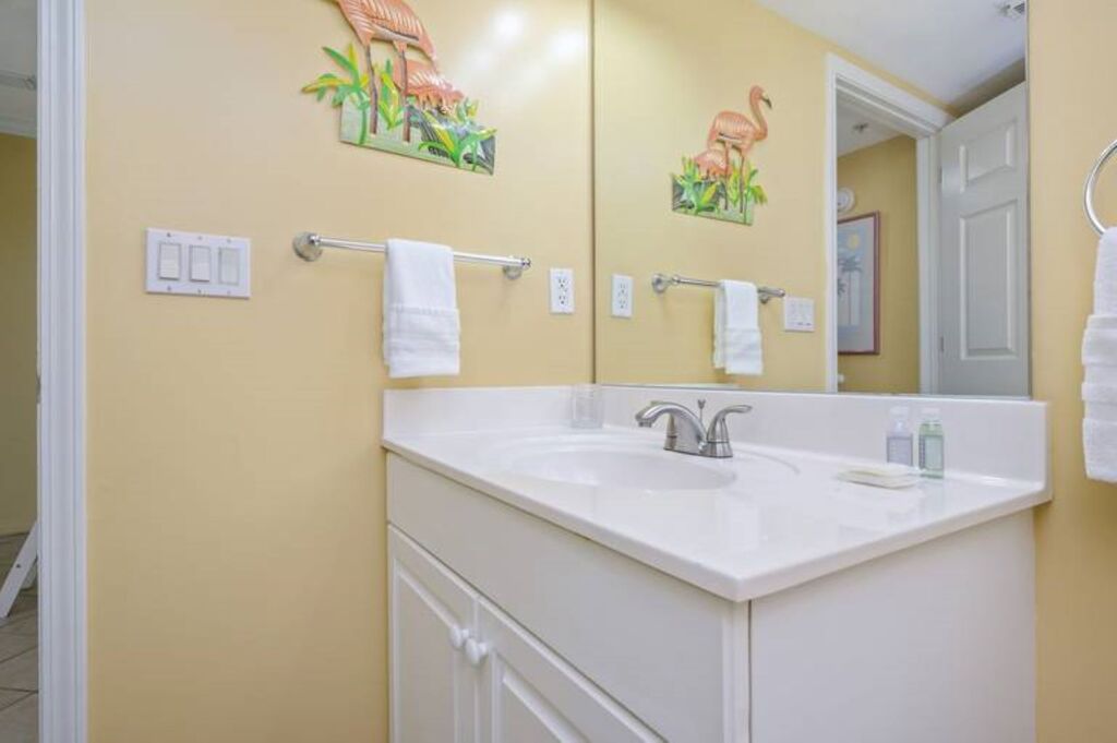 2 Condominium vacation rental located in Okaloosa Island 1
