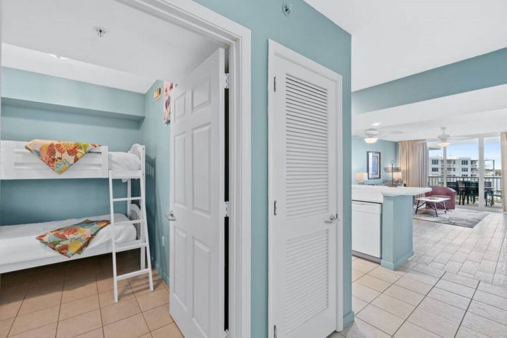 3 Condominium vacation rental located in Okaloosa Island 1