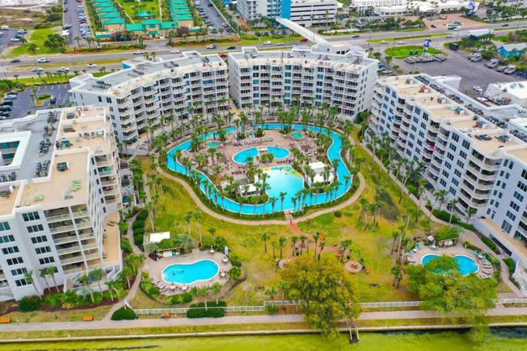 3 Condominium vacation rental located in Okaloosa Island 1