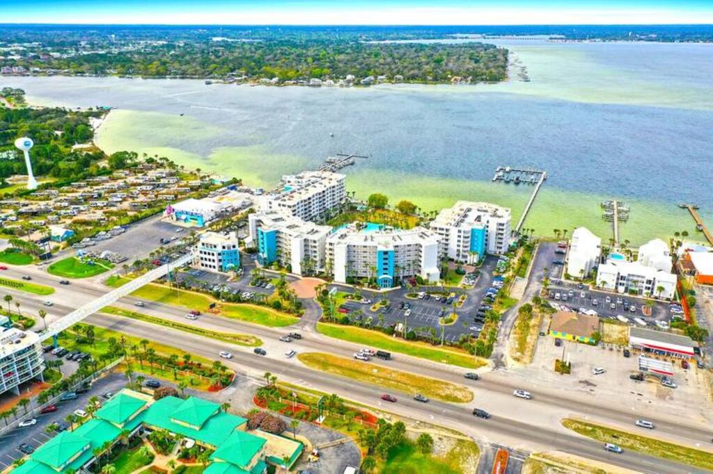 3 Condominium vacation rental located in Okaloosa Island 1