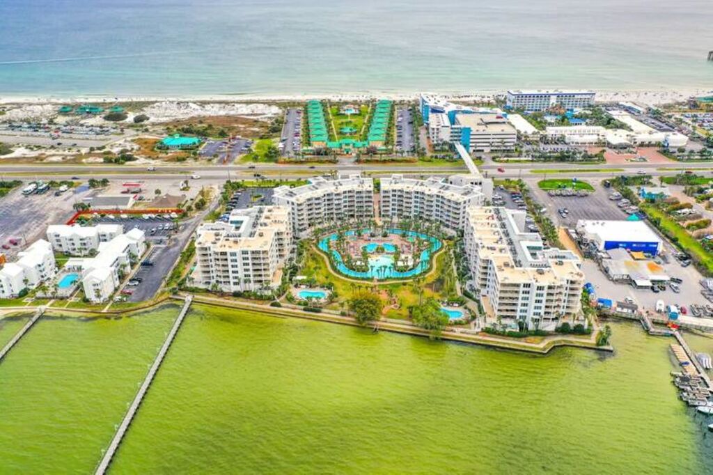 3 Condominium vacation rental located in Okaloosa Island 1