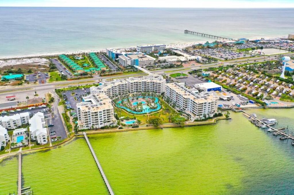3 Condominium vacation rental located in Okaloosa Island 1