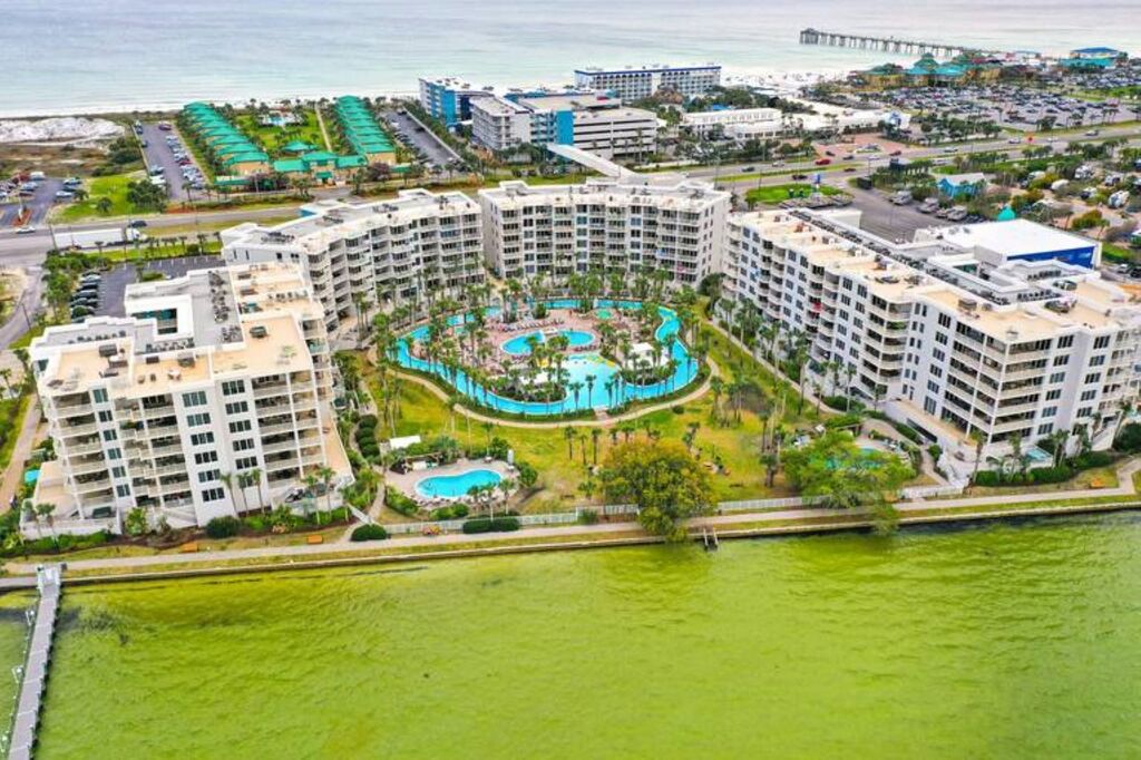 3 Condominium vacation rental located in Okaloosa Island 1