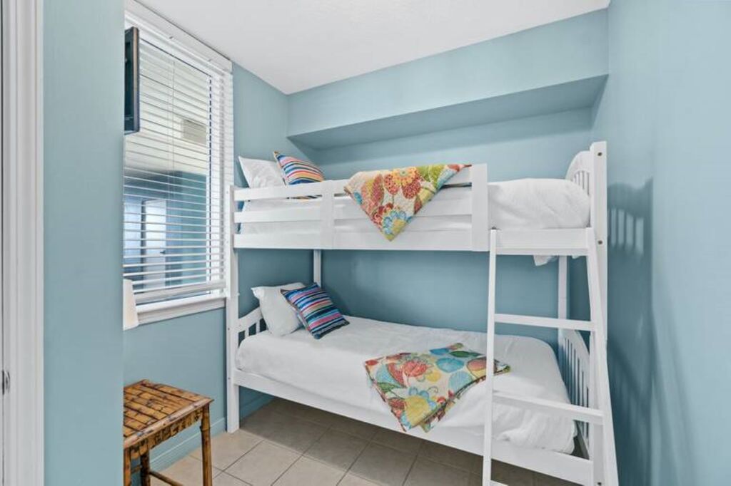 3 Condominium vacation rental located in Okaloosa Island 1