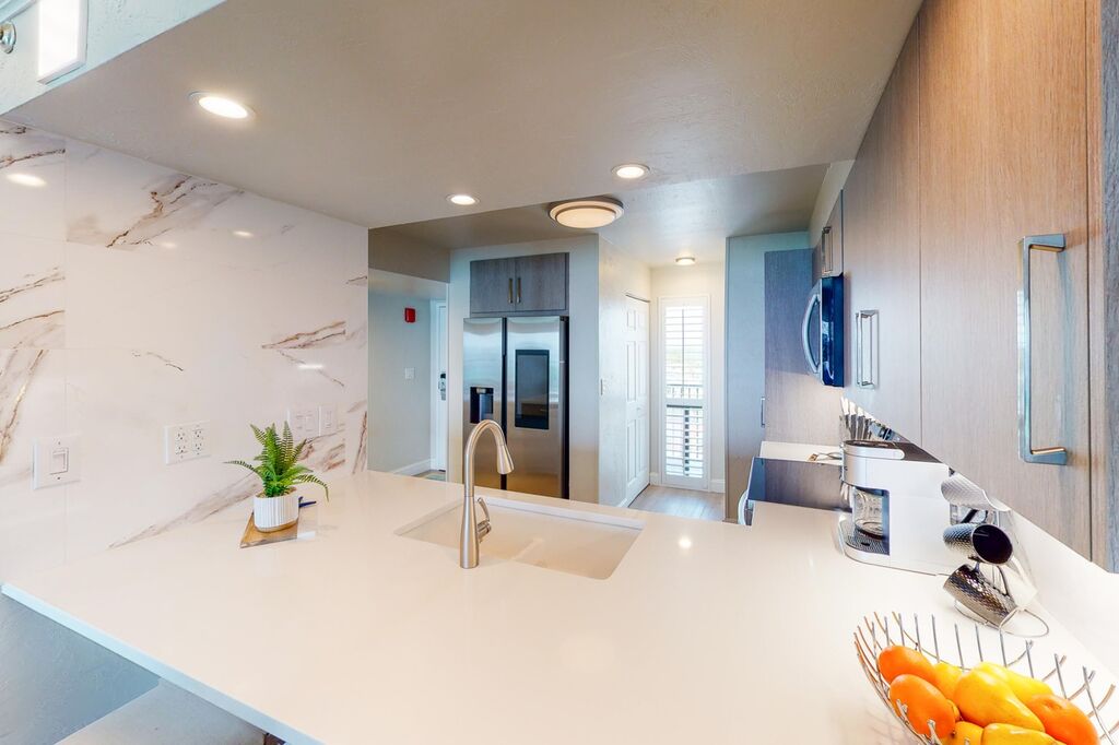 2 Condominium vacation rental located in Destin 1