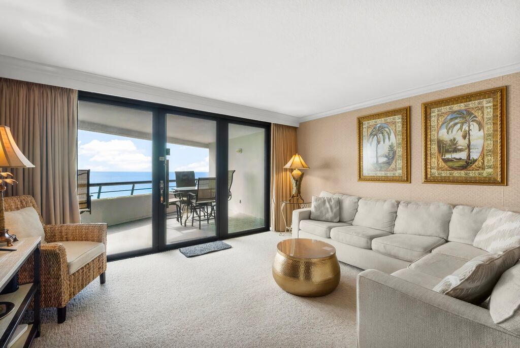2 Condominium vacation rental located in Destin 1