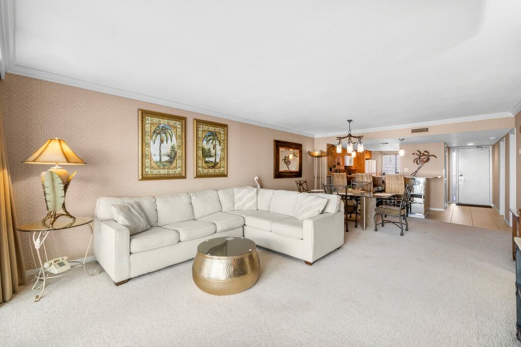 2 Condominium vacation rental located in Destin 1