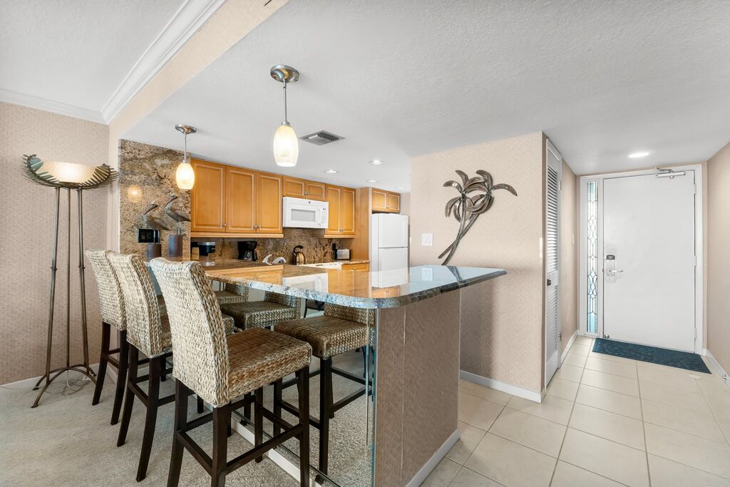 2 Condominium vacation rental located in Destin 1