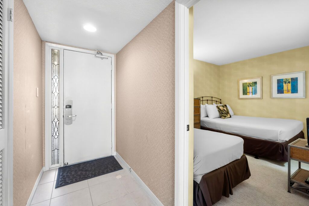 2 Condominium vacation rental located in Destin 1