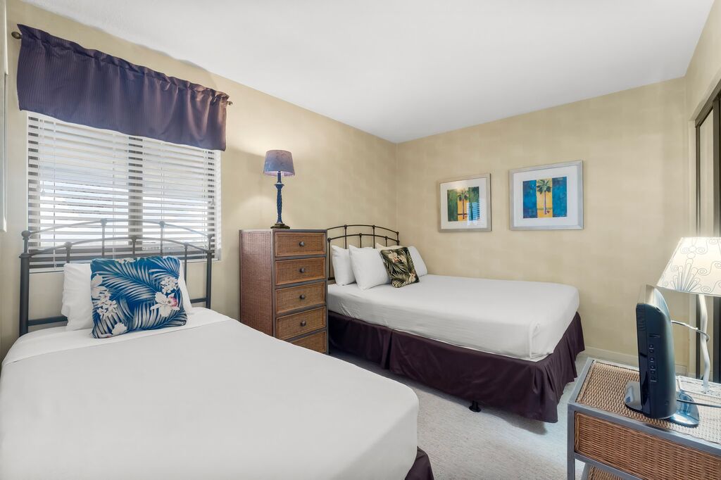 2 Condominium vacation rental located in Destin 1