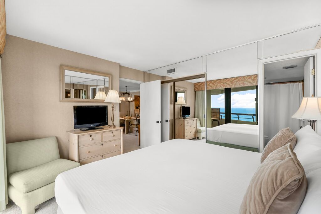 2 Condominium vacation rental located in Destin 1