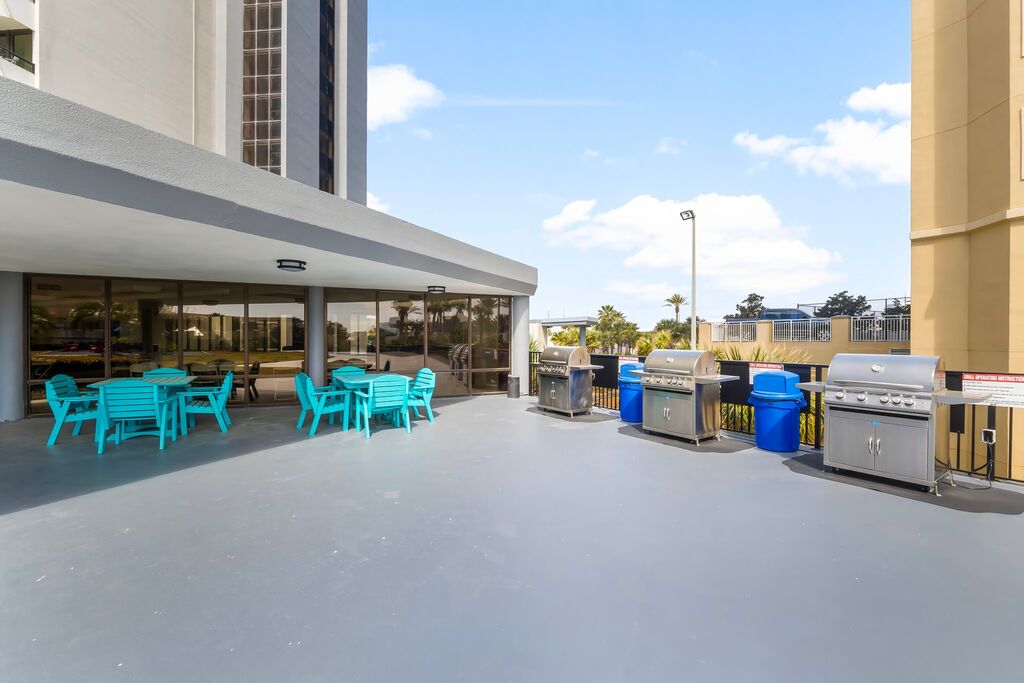 2 Condominium vacation rental located in Destin 1