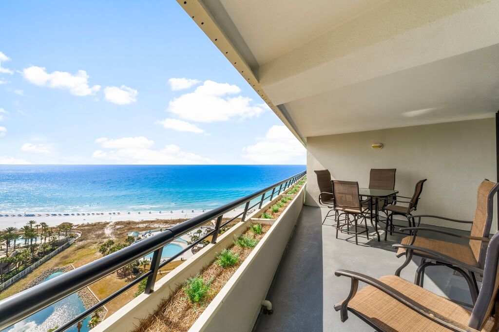 2 Condominium vacation rental located in Destin 1