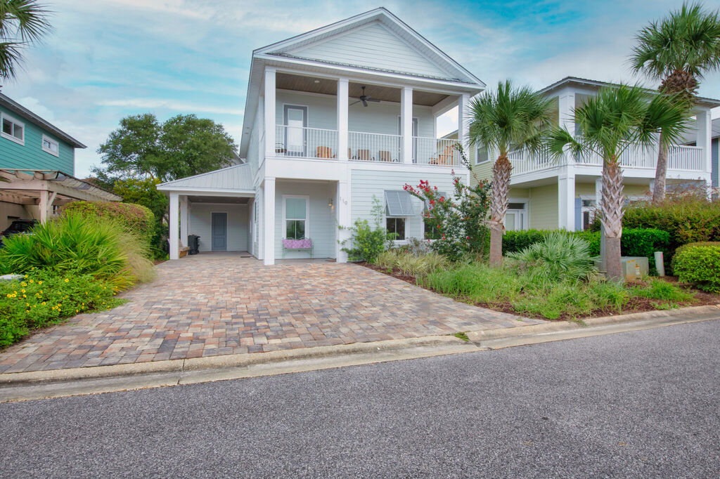 4 House vacation rental located in Destin 1