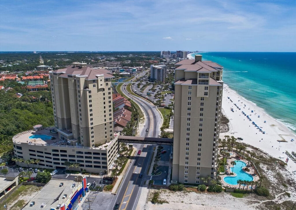 2 Condominium vacation rental located in Panama City Beach 1