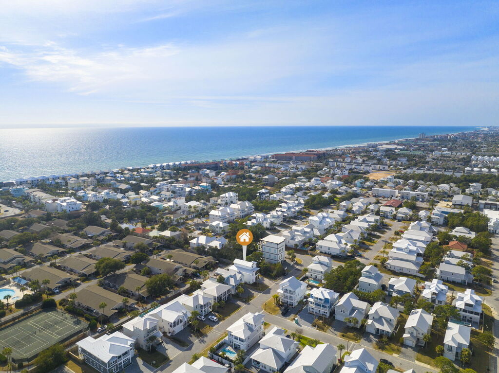 6 House vacation rental located in Destin 1