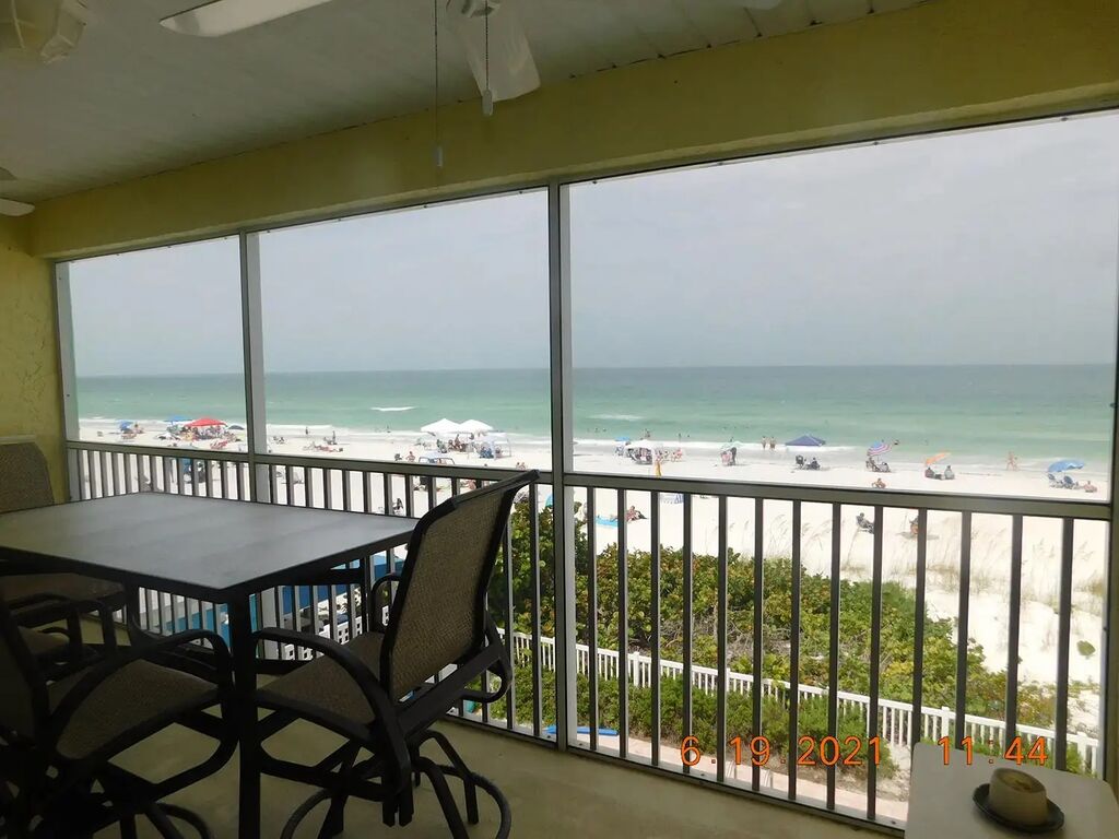 2 Condominium vacation rental located in Anna Maria Island 1