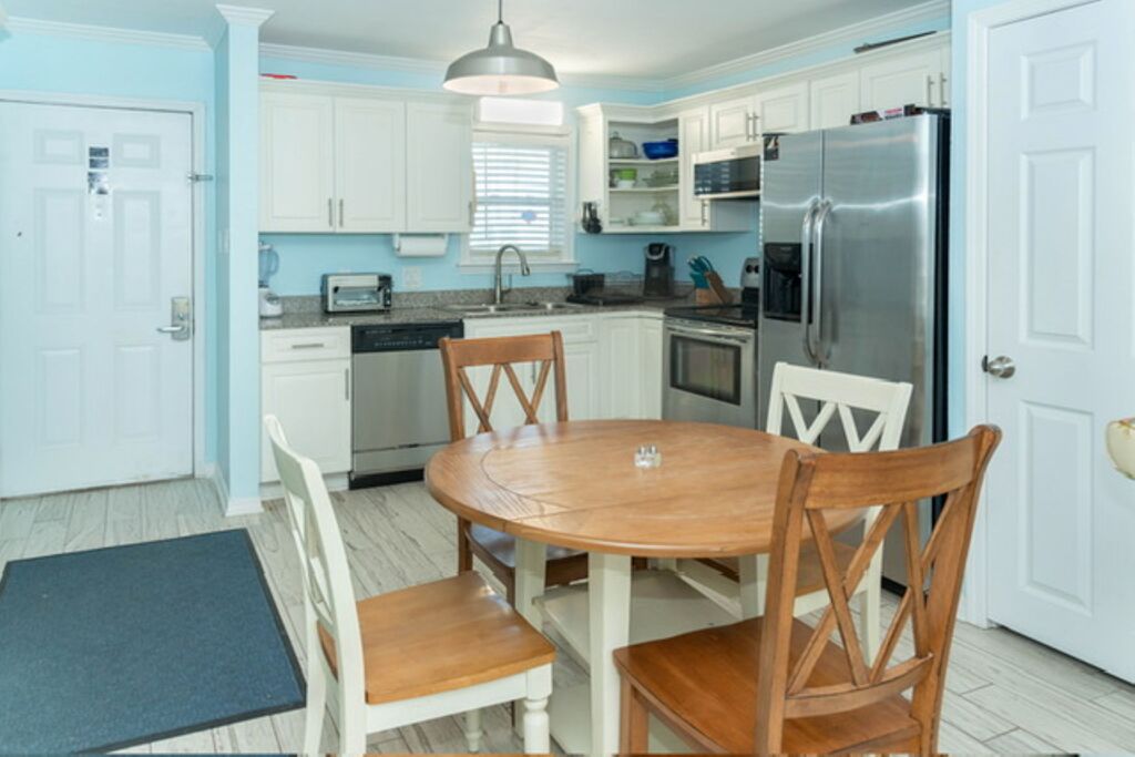 2 Condominium vacation rental located in Okaloosa Island 1