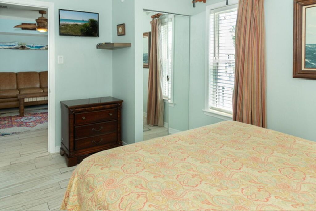 2 Condominium vacation rental located in Okaloosa Island 1