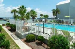 2 Condominium vacation rental located in Okaloosa Island 1
