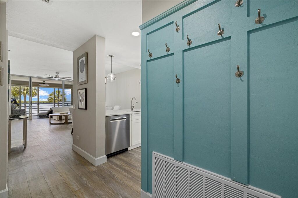 2 Condominium vacation rental located in Longboat Key 1