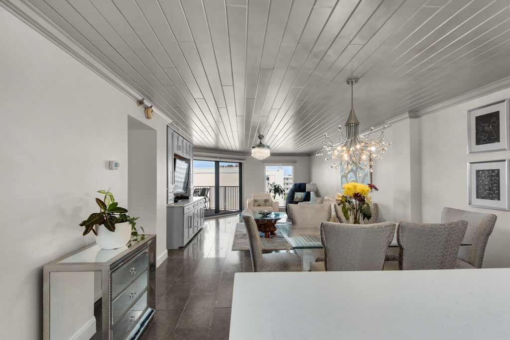2 Condominium vacation rental located in Destin 1
