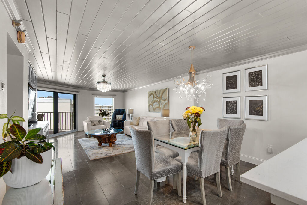 2 Condominium vacation rental located in Destin 1