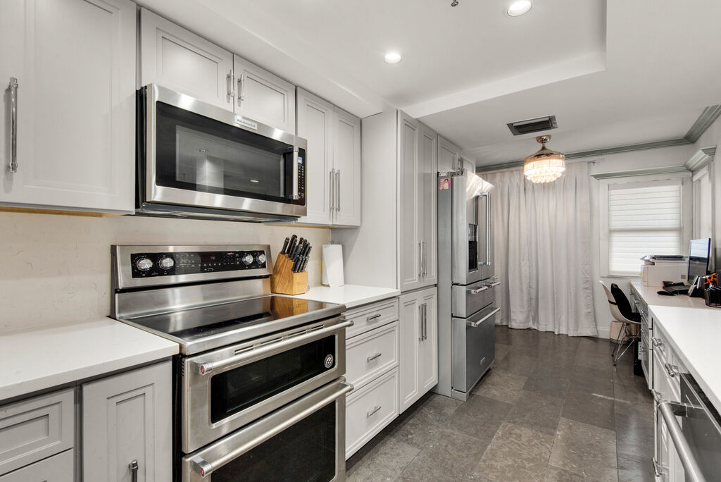 2 Condominium vacation rental located in Destin 1