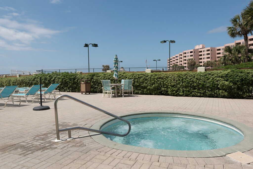 2 Condominium vacation rental located in Destin 1