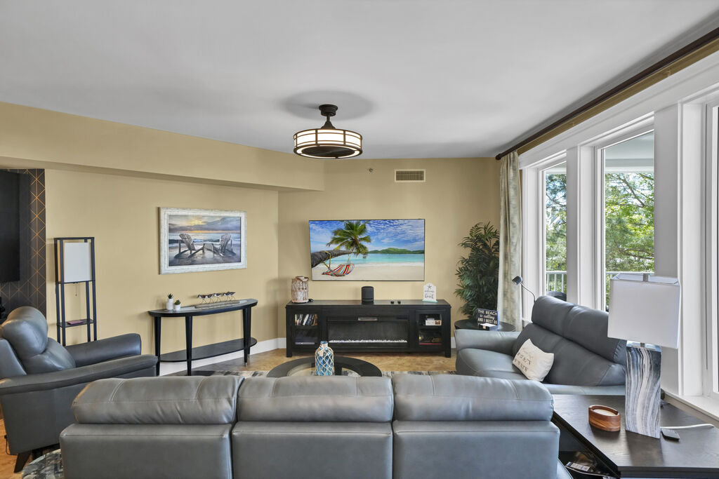 3 Condominium vacation rental located in Destin 1