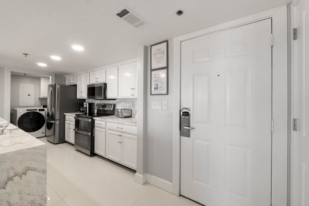 2 Condominium vacation rental located in Panama City Beach 1