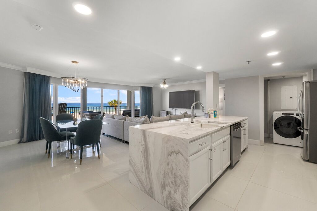 2 Condominium vacation rental located in Panama City Beach 1