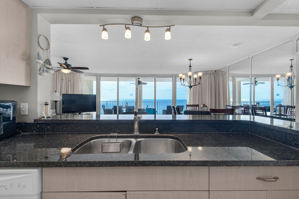 2 Condominium vacation rental located in Panama City Beach 1