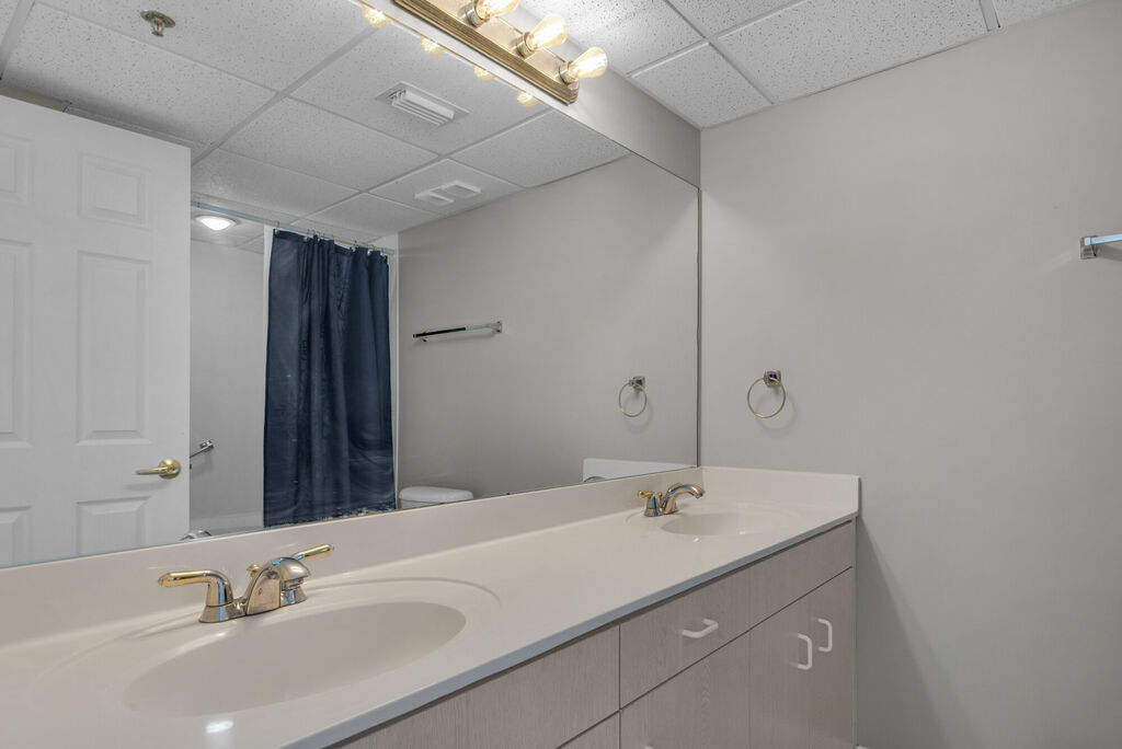 2 Condominium vacation rental located in Panama City Beach 1