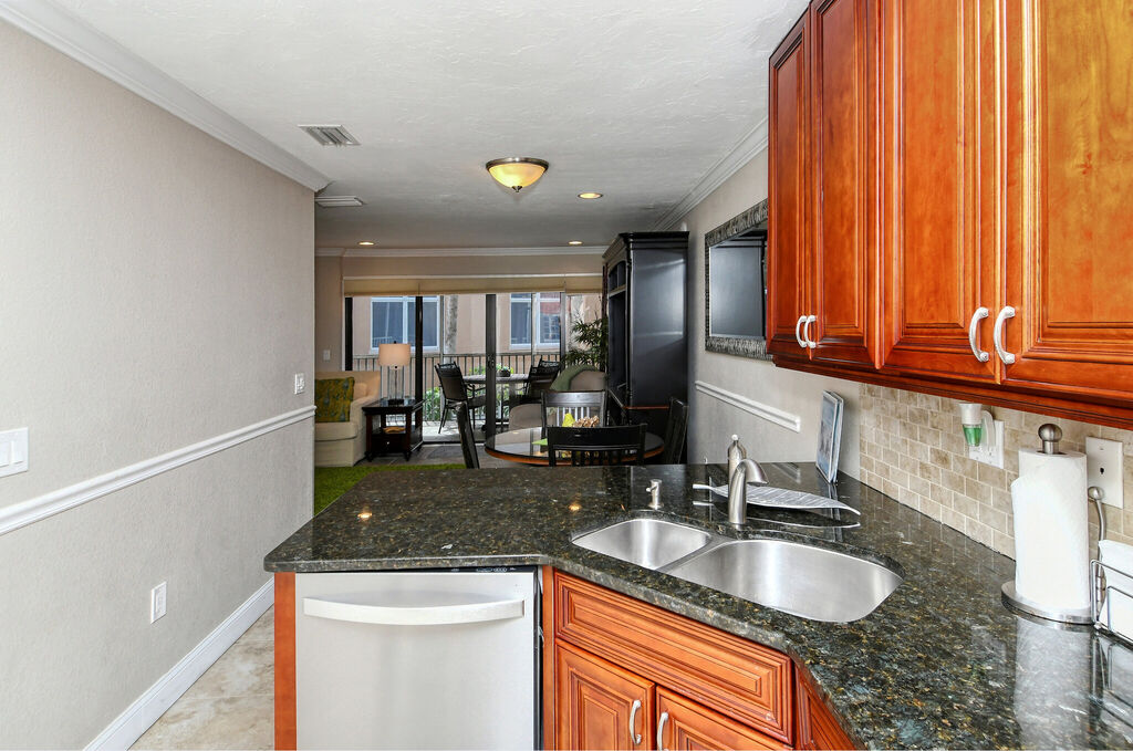 2 Condominium vacation rental located in Anna Maria Island 1